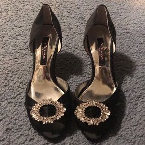 Black satin heels with rhinestone